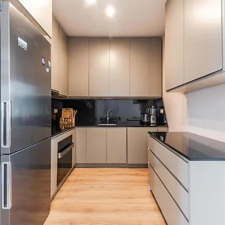 2-br Close To Radio Roger That By Pik Host Shkodër