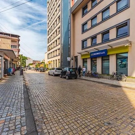 2-br Close To Radio Roger That By Pik Host Shkodër