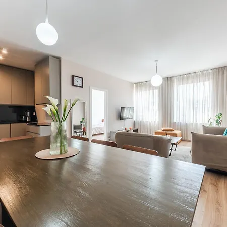 2-br Close To Radio Roger That By Pik Host Apartment Shkoder